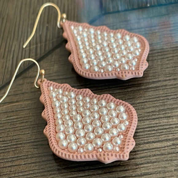 Blush Pink & Pearl Kendra Inspired Earrings - Picture 3 of 12